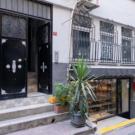 Jardin Maison Newly Renovated 1 Bedroom Apt In Galata Διαμέρισμα *